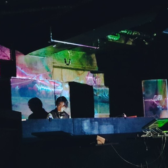 DJ